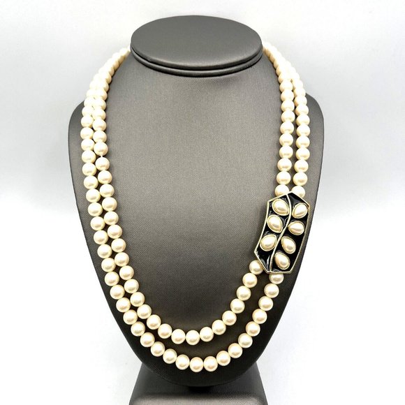 Vintage TRIFARI Necklace Double Strand Pearl and Enamel Pendant Necklace 22" - Picture 1 of 9